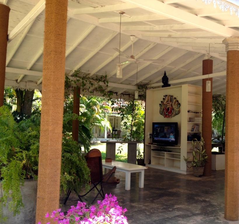 Fire Dragon Hideaway Hotel เนกอมโบ ภายนอก รูปภาพ