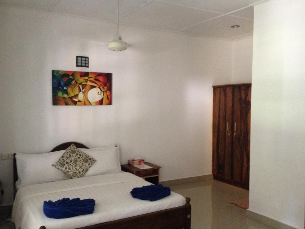 Fire Dragon Hideaway Hotel เนกอมโบ ห้อง รูปภาพ