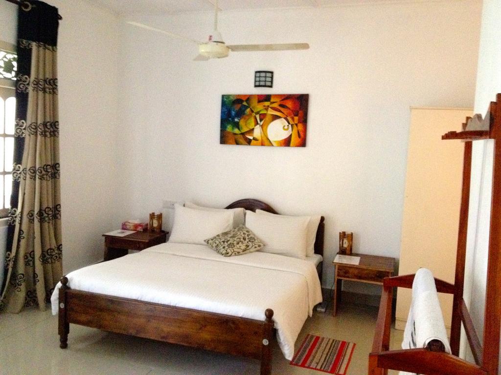 Fire Dragon Hideaway Hotel เนกอมโบ ห้อง รูปภาพ