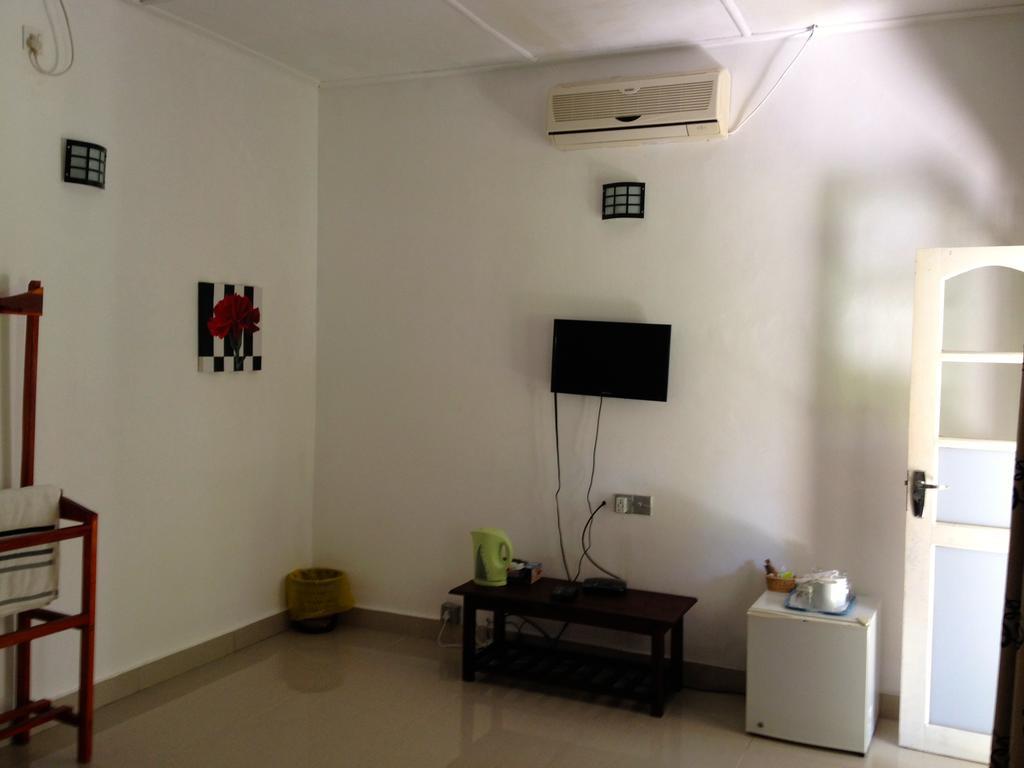 Fire Dragon Hideaway Hotel เนกอมโบ ห้อง รูปภาพ