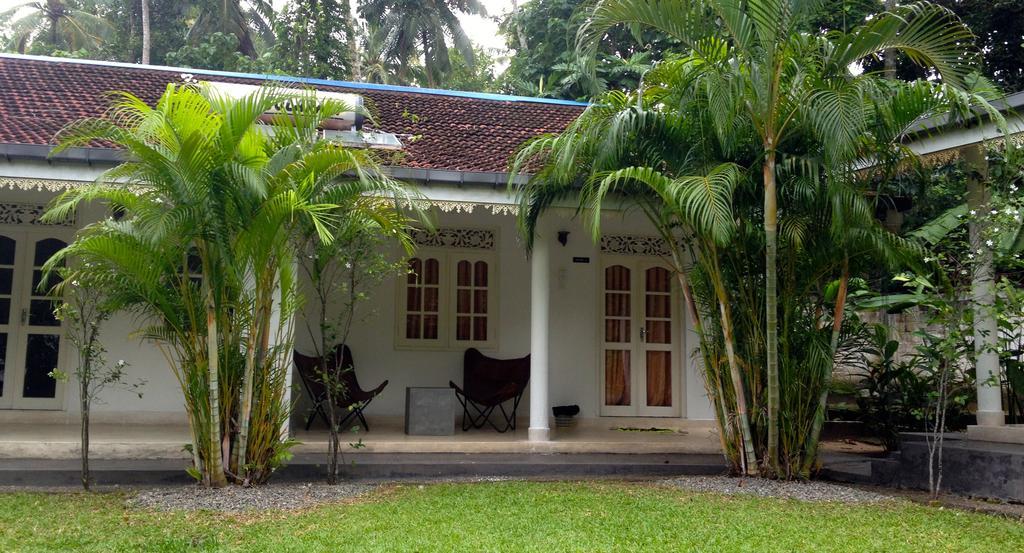 Fire Dragon Hideaway Hotel เนกอมโบ ภายนอก รูปภาพ