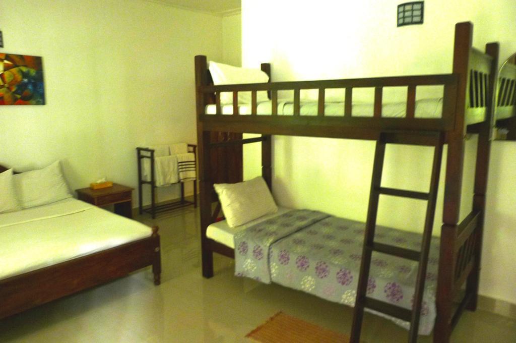 Fire Dragon Hideaway Hotel เนกอมโบ ภายนอก รูปภาพ