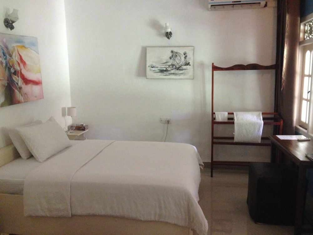 Fire Dragon Hideaway Hotel เนกอมโบ ภายนอก รูปภาพ