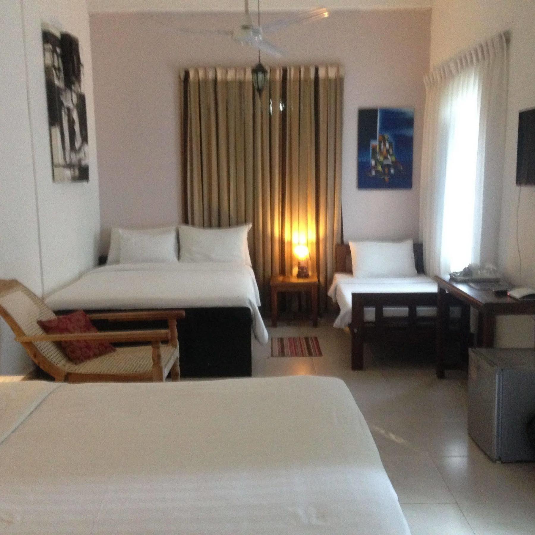 Fire Dragon Hideaway Hotel เนกอมโบ ภายนอก รูปภาพ