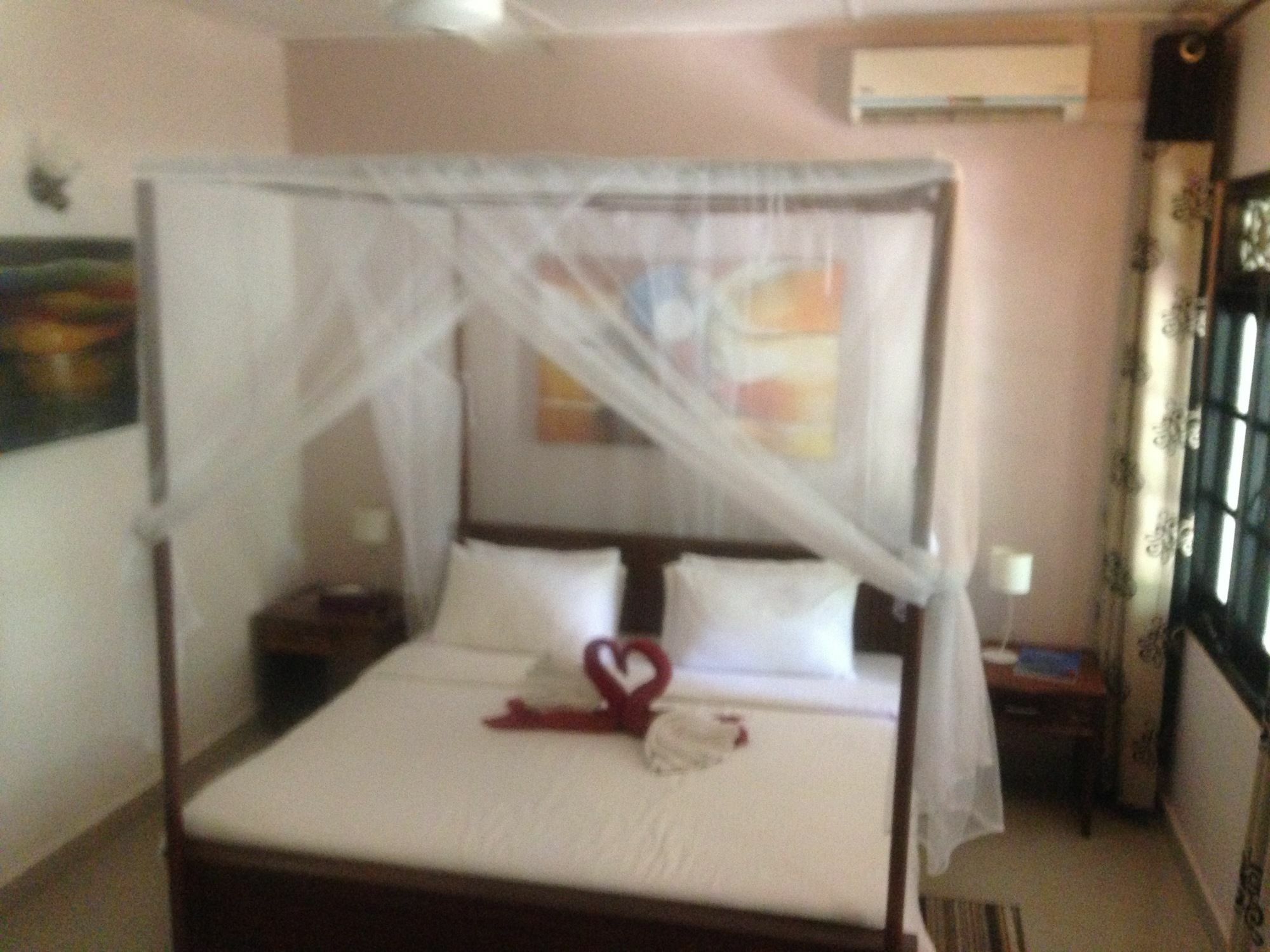 Fire Dragon Hideaway Hotel เนกอมโบ ภายนอก รูปภาพ